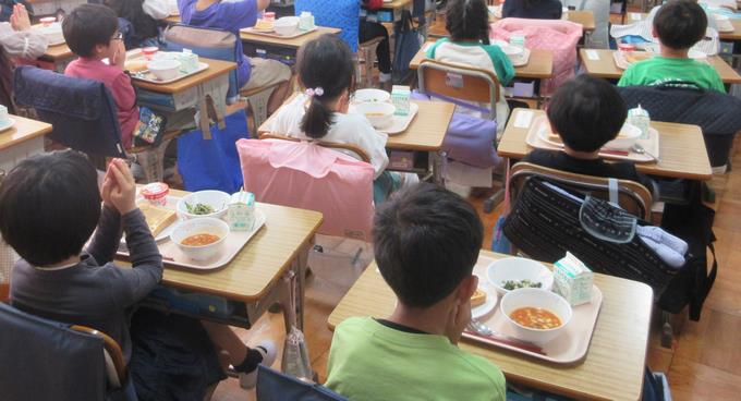 給食の様子
