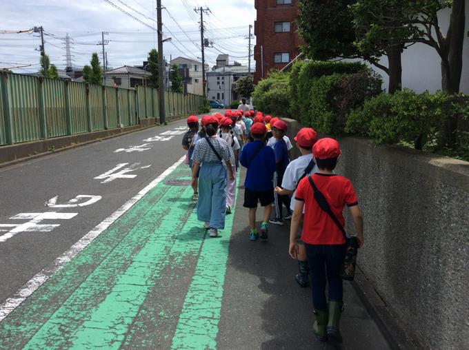 学校を出発
