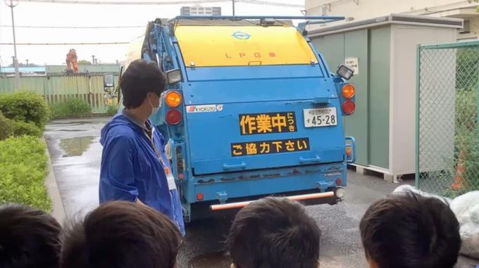 ごみ収集車