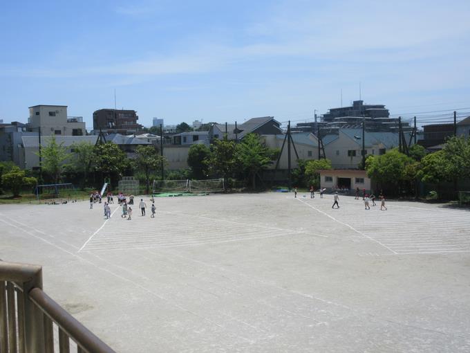 ソフトボール投げ