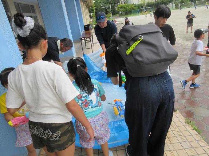 水を入れる様子