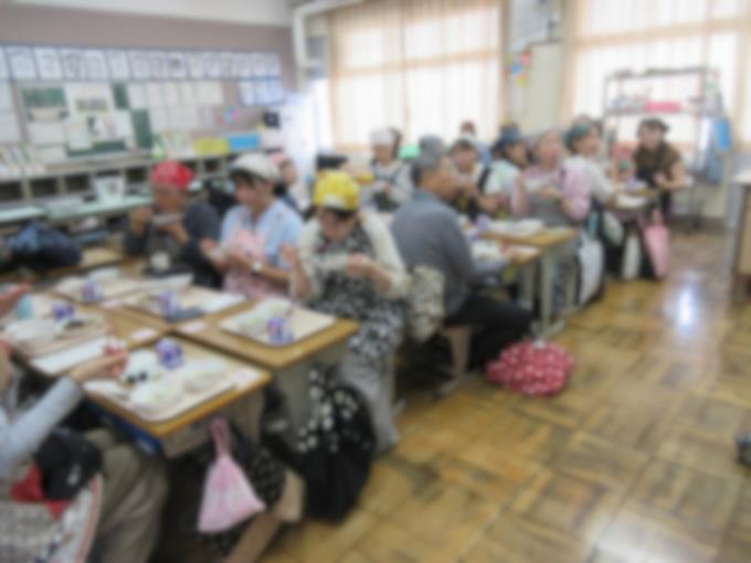 試食会の様子2