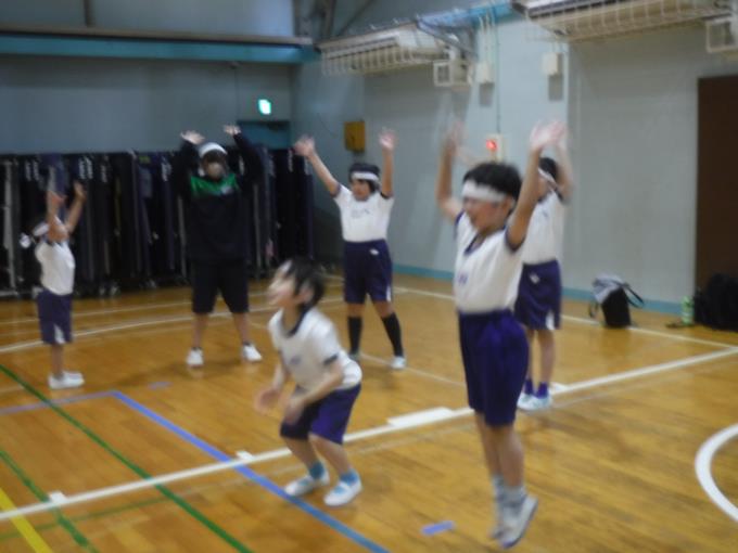 みんなでダンスしました。