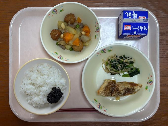 黒鯛のレモンだれが特においしかったです。