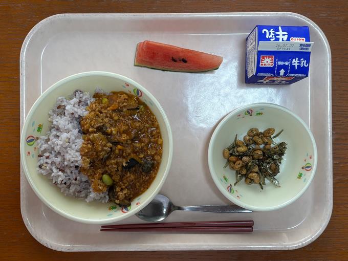 雑穀ご飯とドライカレーの相性は抜群！