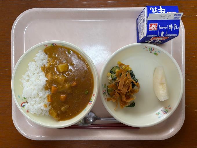 カレーで始まりました！