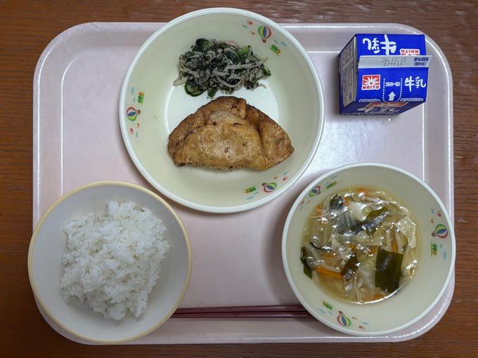 今日はビッグな揚げ餃子です！