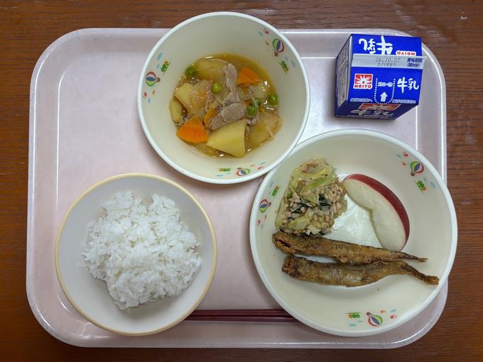 旬の果物　りんご