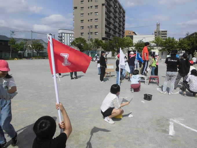 ゴール付近は大忙し