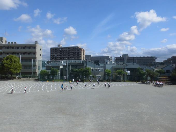 ソフトボール投げ