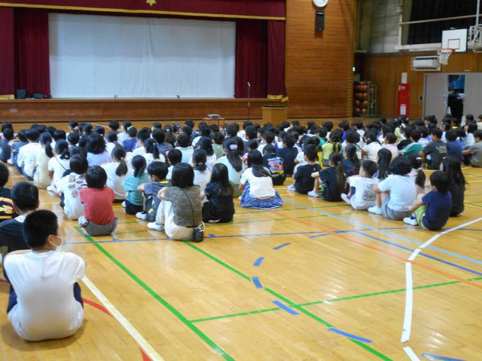 全校朝会