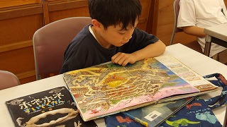子どもの頃の熱中体験は大切です。読書はそれを実現します。