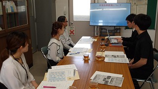 はじめに本年度の学校経営、教育課程が学校より説明されました