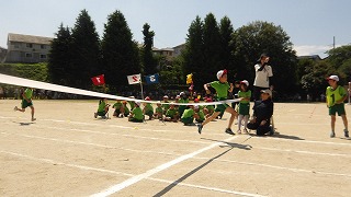 3年生にとってははじめてカーブを伴う競走になります
