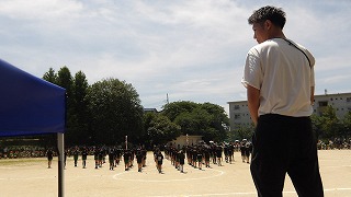 静から動へ。高学年らしい力強いきびきびとした動きを披露しました