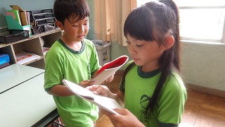 それぞれに書いたメモをペアやグループで交換して、よいところ、よくできそうなところを考えます