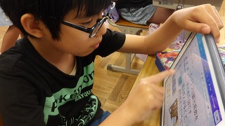 グラフを作成している子も。デジタルスキルも向上しています。