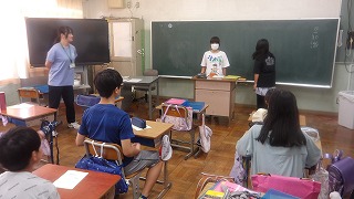 給食委員会は食材の豆知識を全校にどう伝えるか考えました