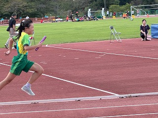 リレー選手もしっかりバトンを引き継いで走り抜けます