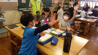 クイズなどもあり、船橋市で行われているゼロカーボンの取り組みを理解していきます