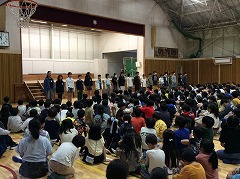 委員長の紹介