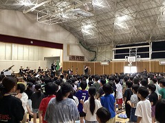 楽器に合わせて歌ったり、踊ったり♪