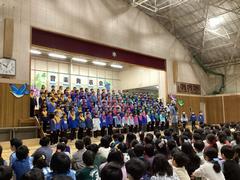 2年生「青い空に絵をかこう」