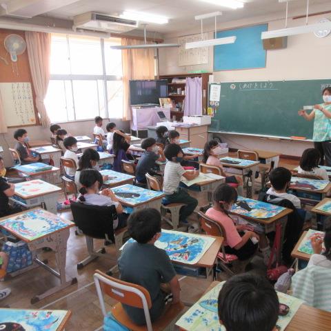 1年生・くじらとなかよし