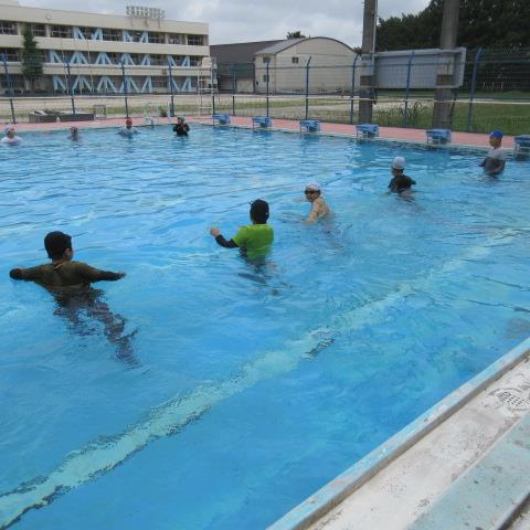 着衣での水中歩行