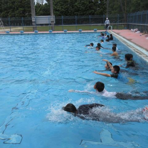 着衣泳(2)