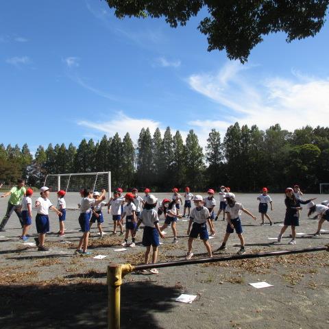 ３年　鉄棒運動