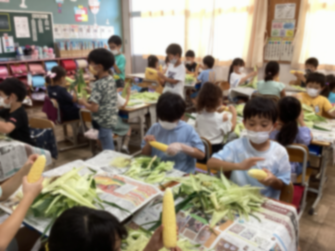 トウモロコシむき