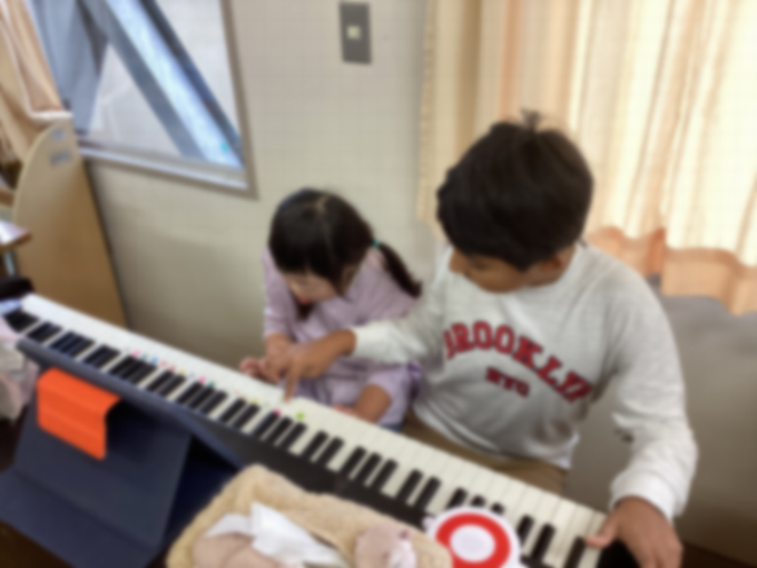 ピアノを一緒にひきました