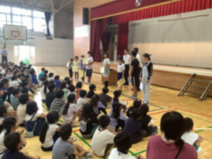 全校の前で賞状をもらいました