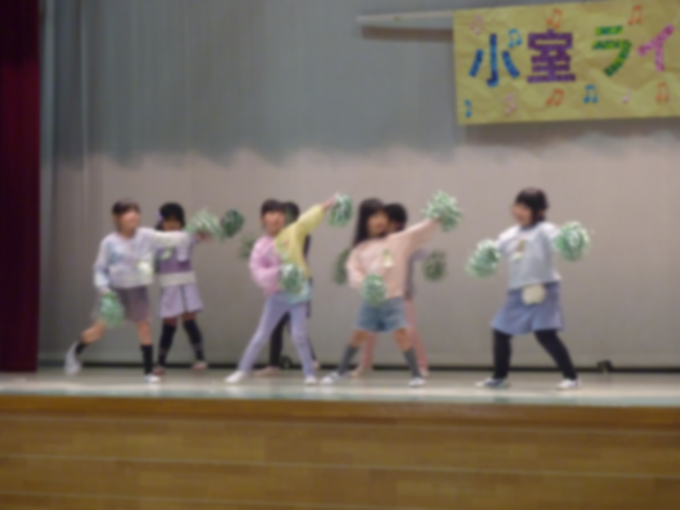 可愛いダンスにみんなが笑顔に!