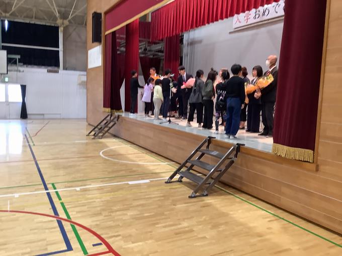 離任される先生方へ花束贈呈