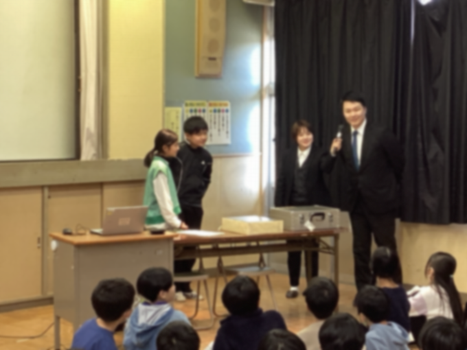 1億円（レプリカ）重い！