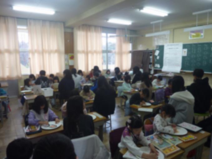 真剣に描いています