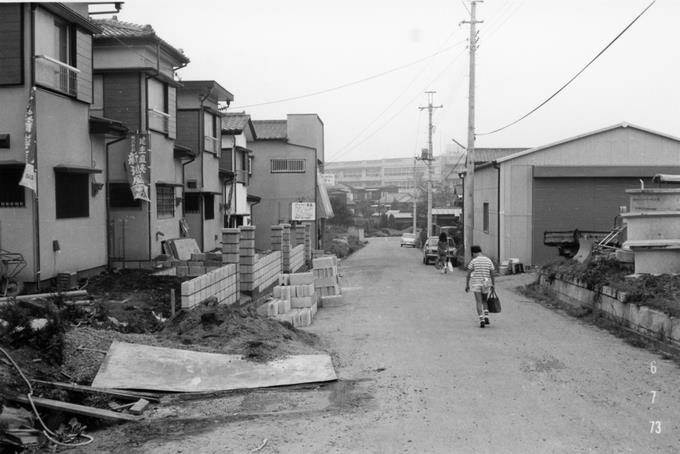 古和釜小学校入り口付近