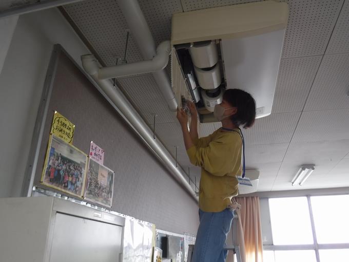 エアコン本体の拭き掃除