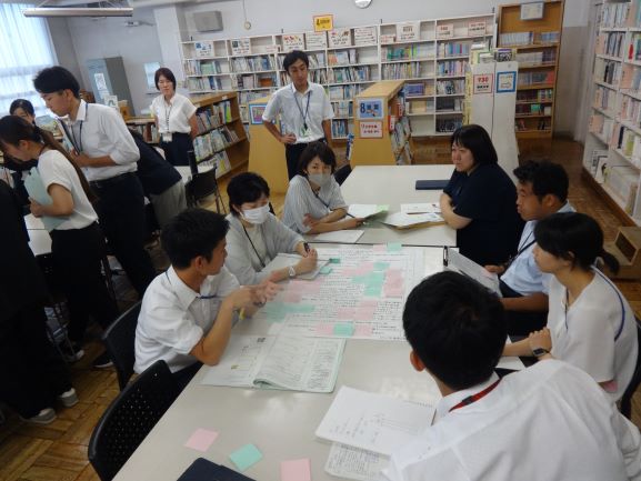 職員による話し合いの様子