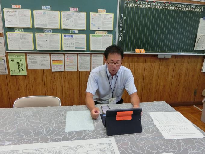 全校朝会の様子1