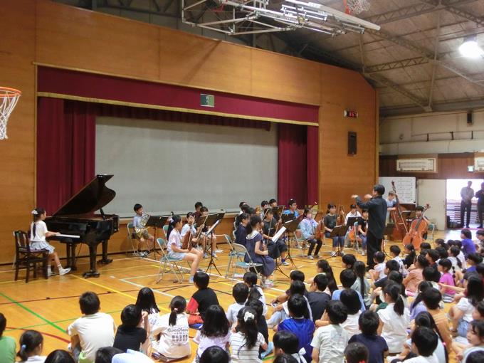 合奏部の演奏