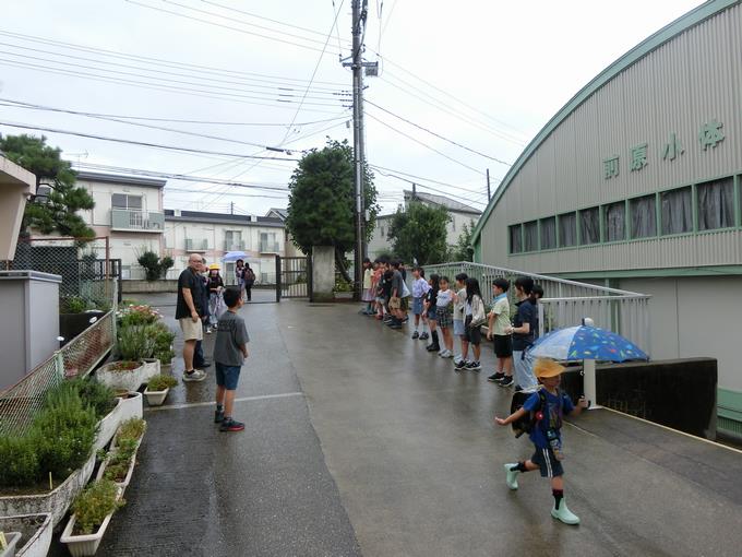 あいさつ運動の様子