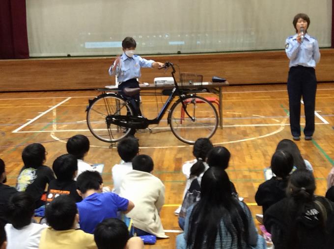 自転車の正しい乗り方の説明