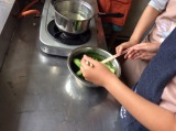 ゆでた小松菜気を付けて冷やして