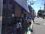 商店街を通ります