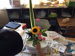 花を生けています　1