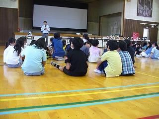 4校時、3年生に向けてお話