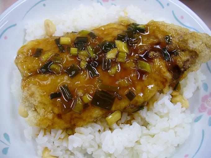大豆ご飯のいわしのかば焼き丼